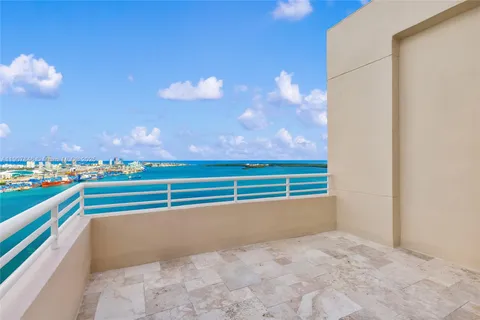 $5,495,000 | 808 Brickell Key Drive, Unit 3901, Miami, FL 33131