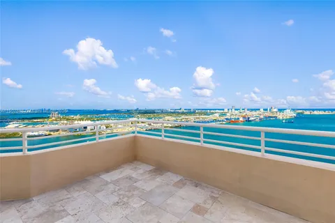 $5,495,000 | 808 Brickell Key Drive, Unit 3901, Miami, FL 33131