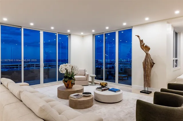 $5,495,000 | 808 Brickell Key Drive, Unit 3901, Miami, FL 33131