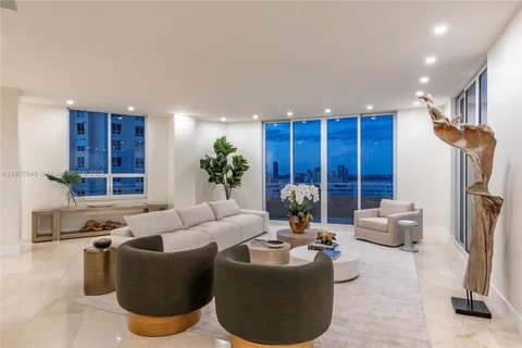$5,495,000 | 808 Brickell Key Drive, Unit 3901, Miami, FL 33131