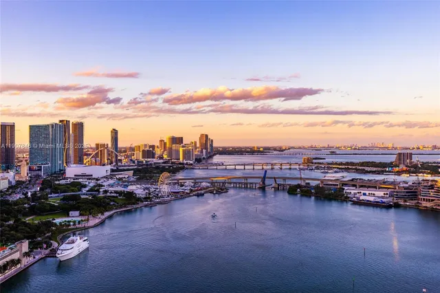 $5,495,000 | 808 Brickell Key Drive, Unit 3901, Miami, FL 33131