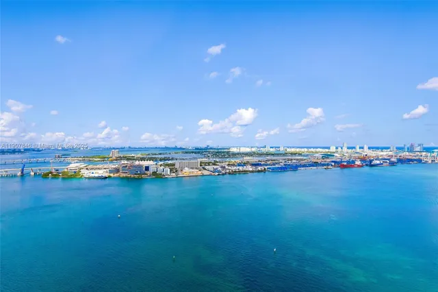 $5,495,000 | 808 Brickell Key Drive, Unit 3901, Miami, FL 33131