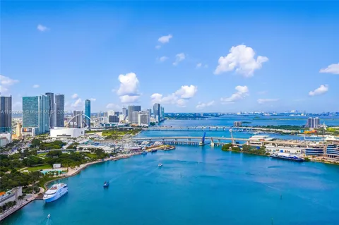 $5,495,000 | 808 Brickell Key Drive, Unit 3901, Miami, FL 33131