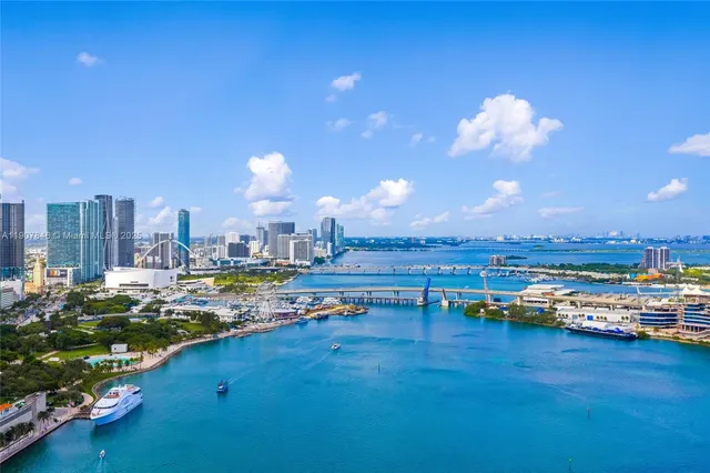 $5,495,000 | 808 Brickell Key Drive, Unit 3901, Miami, FL 33131