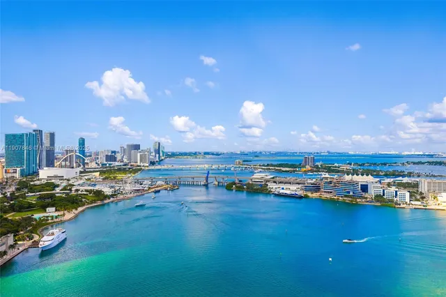 $5,495,000 | 808 Brickell Key Drive, Unit 3901, Miami, FL 33131