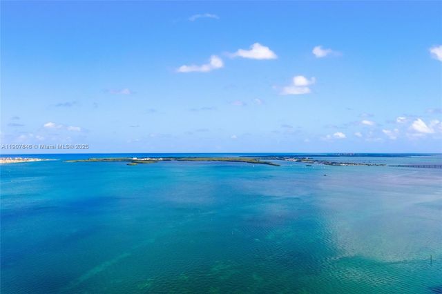 $5,495,000 | 808 Brickell Key Drive, Unit 3901, Miami, FL 33131