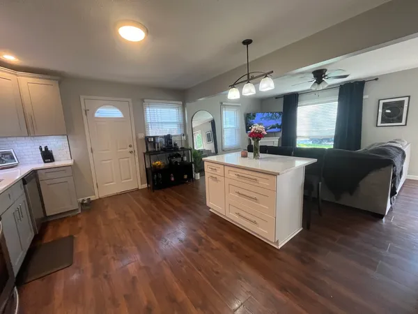$214,900 | 348 North Cleveland Avenue, Bradley, IL 60915