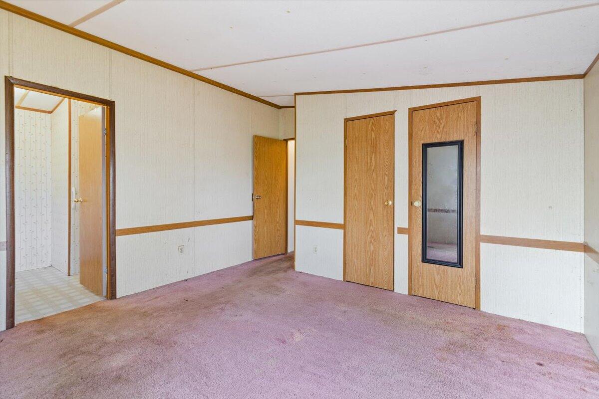 6850 Downing Road, Unit 66 Central Point, OR 97502 - Photo 9 of 15 Primary bedroom