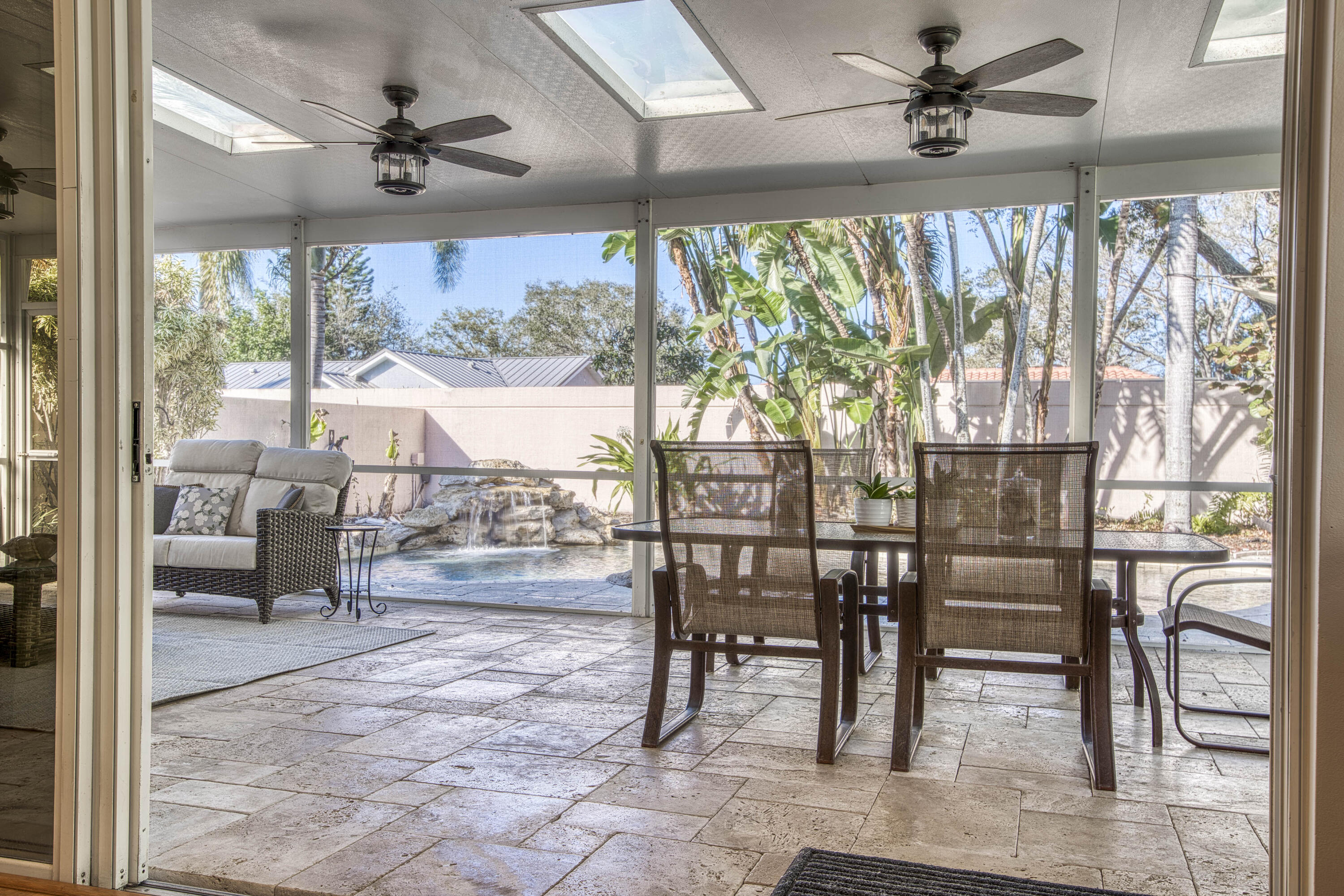 118 East Hampton Way Jupiter, FL 33458 - Photo 31 of 42 a view of a dining room and livingroom view
