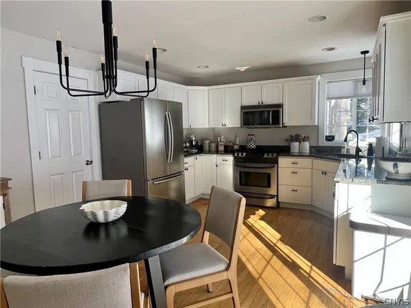 $419,999 | 7788 Ravenswood Lane, Manlius, NY 13104