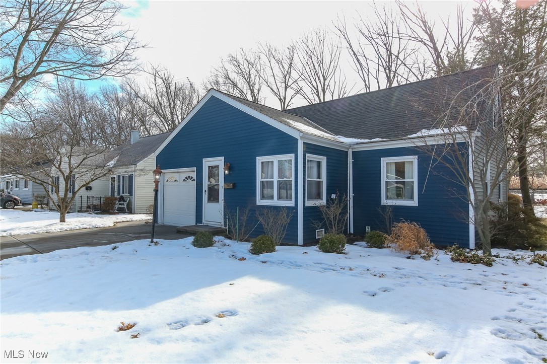 27865 Knickerbocker Road Bay Village, OH 44140 - Photo 2 of 31 Gallery Image 2