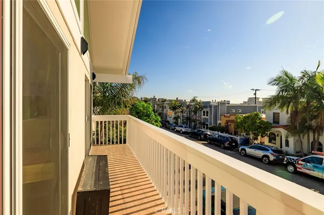 $13,800 | 500 Manhattan Avenue, Hermosa Beach, CA 90254