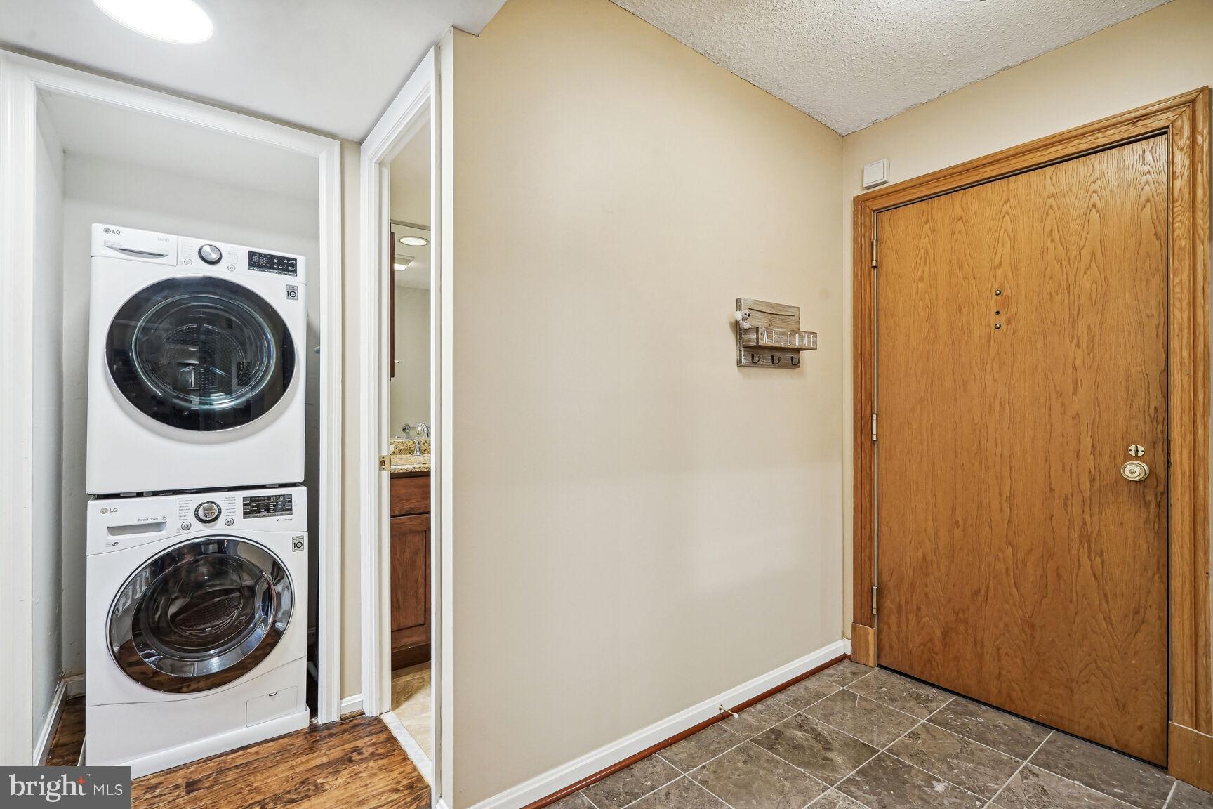 1301 North Courthouse Road, Unit 610 Arlington, VA 22201 - Photo 12 of 38 Washer/Dryerr