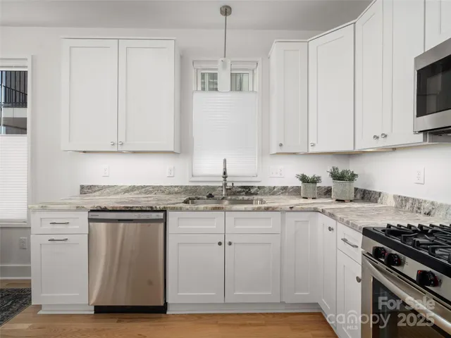 $595,000 | 55 Skyvue Court, Unit E, Saluda, NC 28773