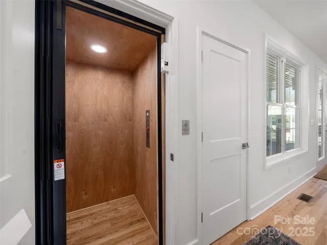 $595,000 | 55 Skyvue Court, Unit E, Saluda, NC 28773