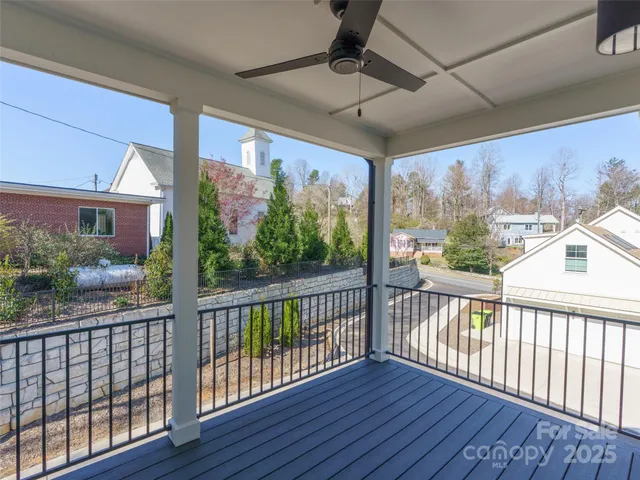 $595,000 | 55 Skyvue Court, Unit E, Saluda, NC 28773