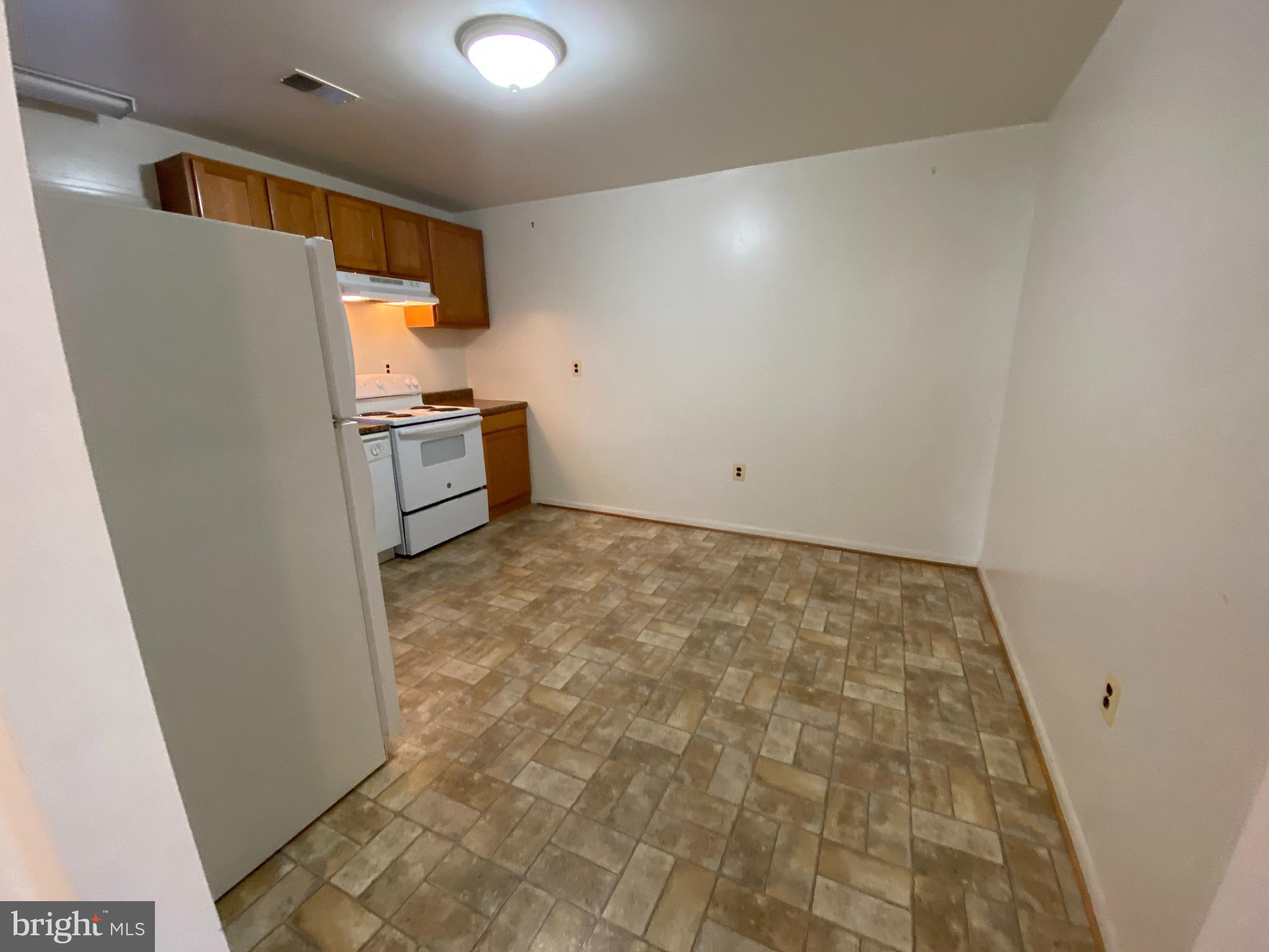 2493 Old Washington Road Waldorf, MD 20601 - Photo 5 of 13 Kitchen