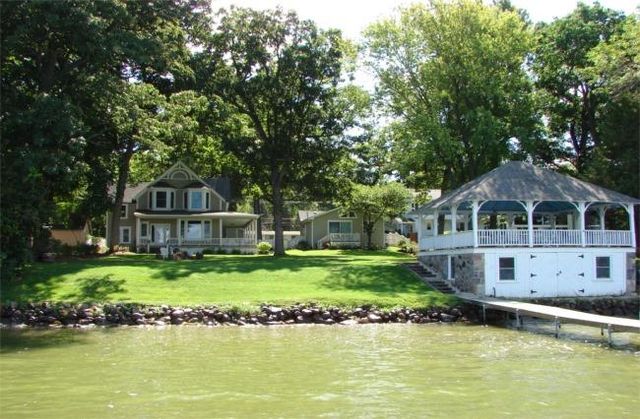 1519 East Lake Shore Drive, Twin Lakes, WI 53181