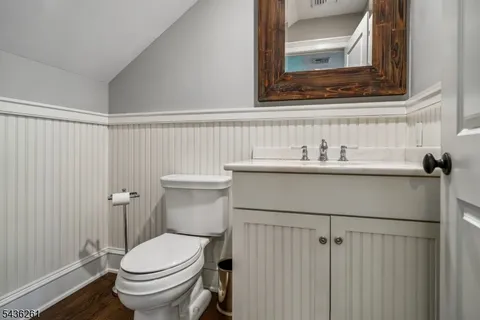 $3,295,000 | 20 Country Club Drive, Chatham, NJ 07928
