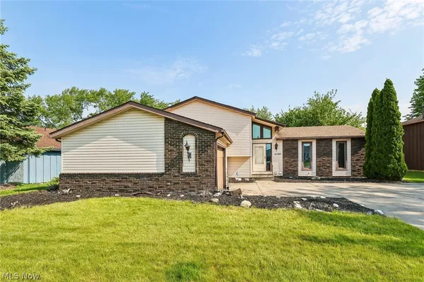 $210,000 | 4100 Ivanhoe Drive, Lorain, OH 44053