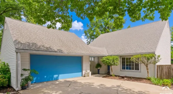$310,000 | 221 Deerfield Lane, Lawrence, KS 66049