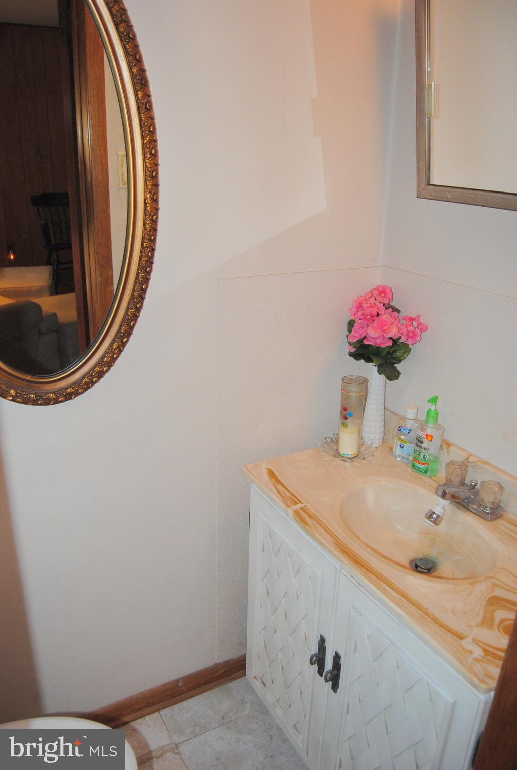 5 Cardinal Road Southampton, PA 18966 - Photo 16 of 39 Powder room