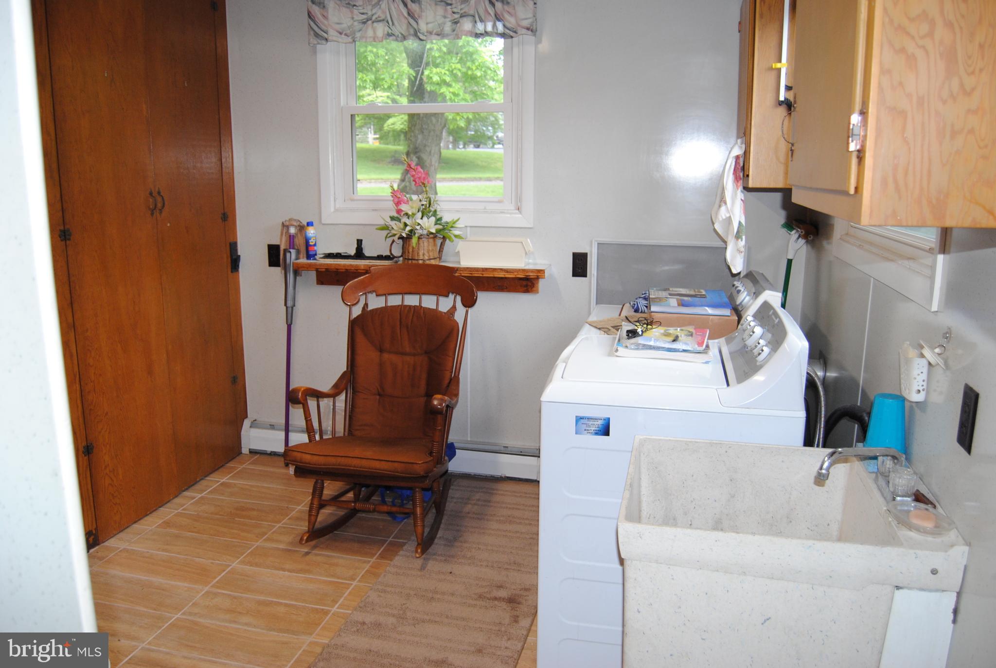 5 Cardinal Road Southampton, PA 18966 - Photo 18 of 39 Laundryrm w/Builtins