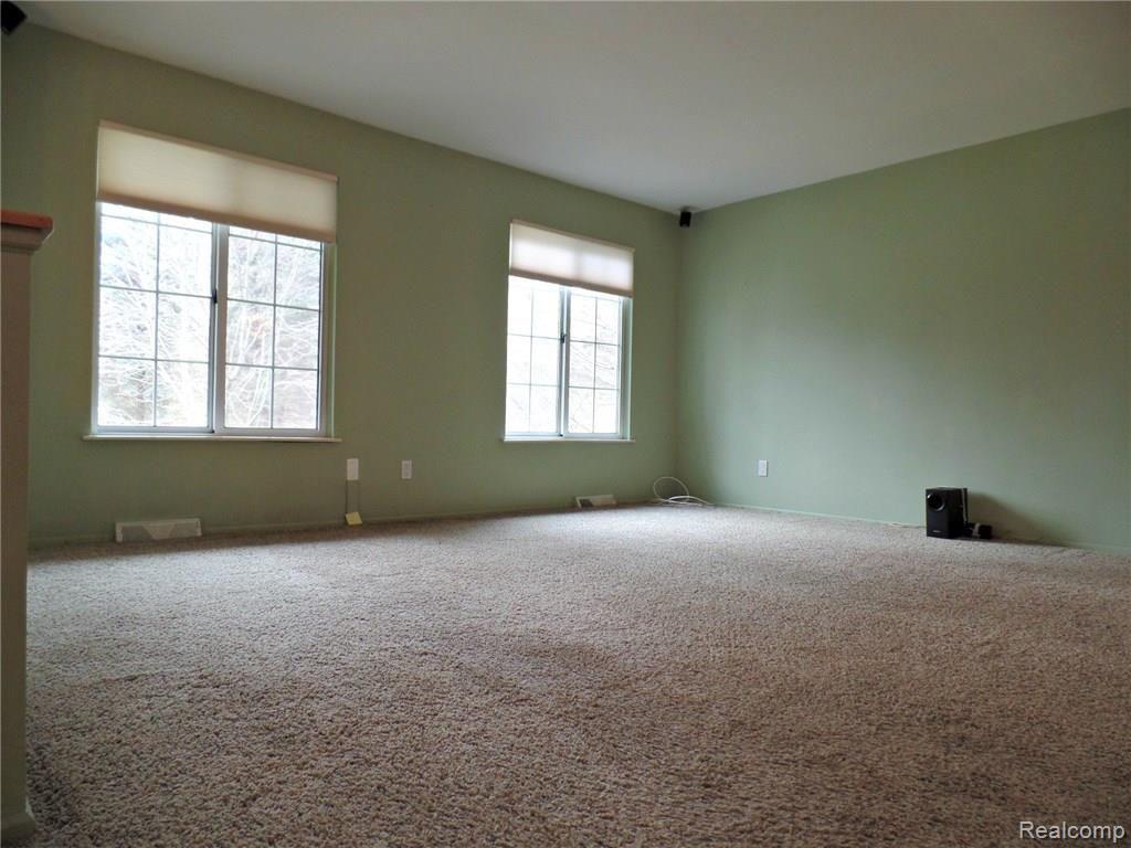 160 North Baldwin Road Oxford, MI 48371 - Photo 9 of 40 SAM_7609.JPG
