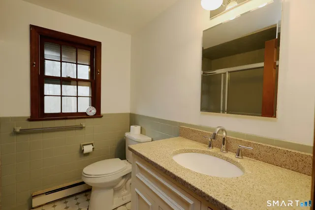 $2,950 | 380 Newtown Turnpike, Redding, CT 06896