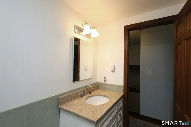 $2,950 | 380 Newtown Turnpike, Redding, CT 06896