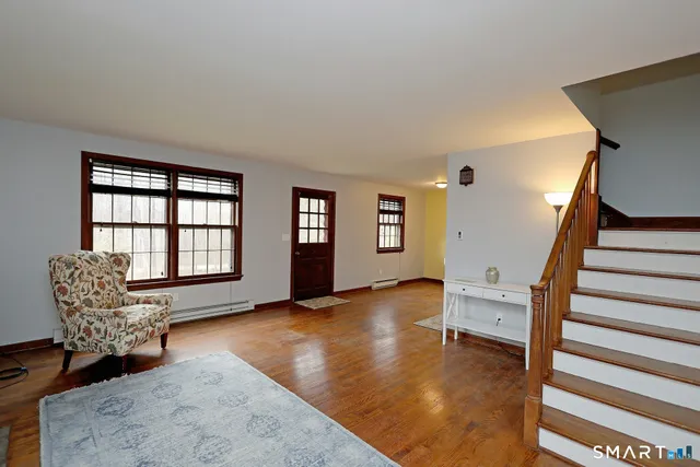 $2,950 | 380 Newtown Turnpike, Redding, CT 06896