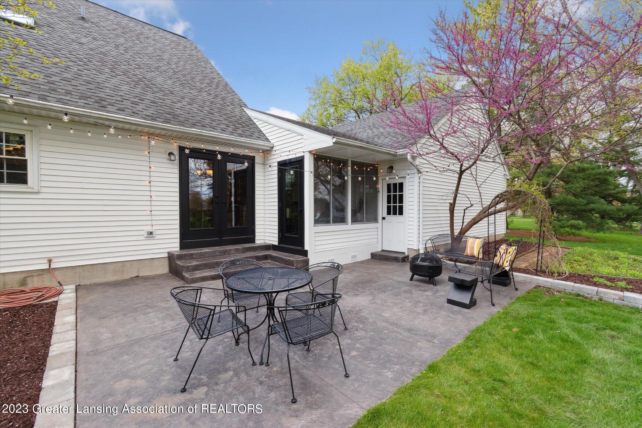 941 Kingsbridge Road Grand Ledge, MI 48837 - Photo 41 of 46 61-941-Kingsbridge-Rd-Grand-Ledge-MI-488