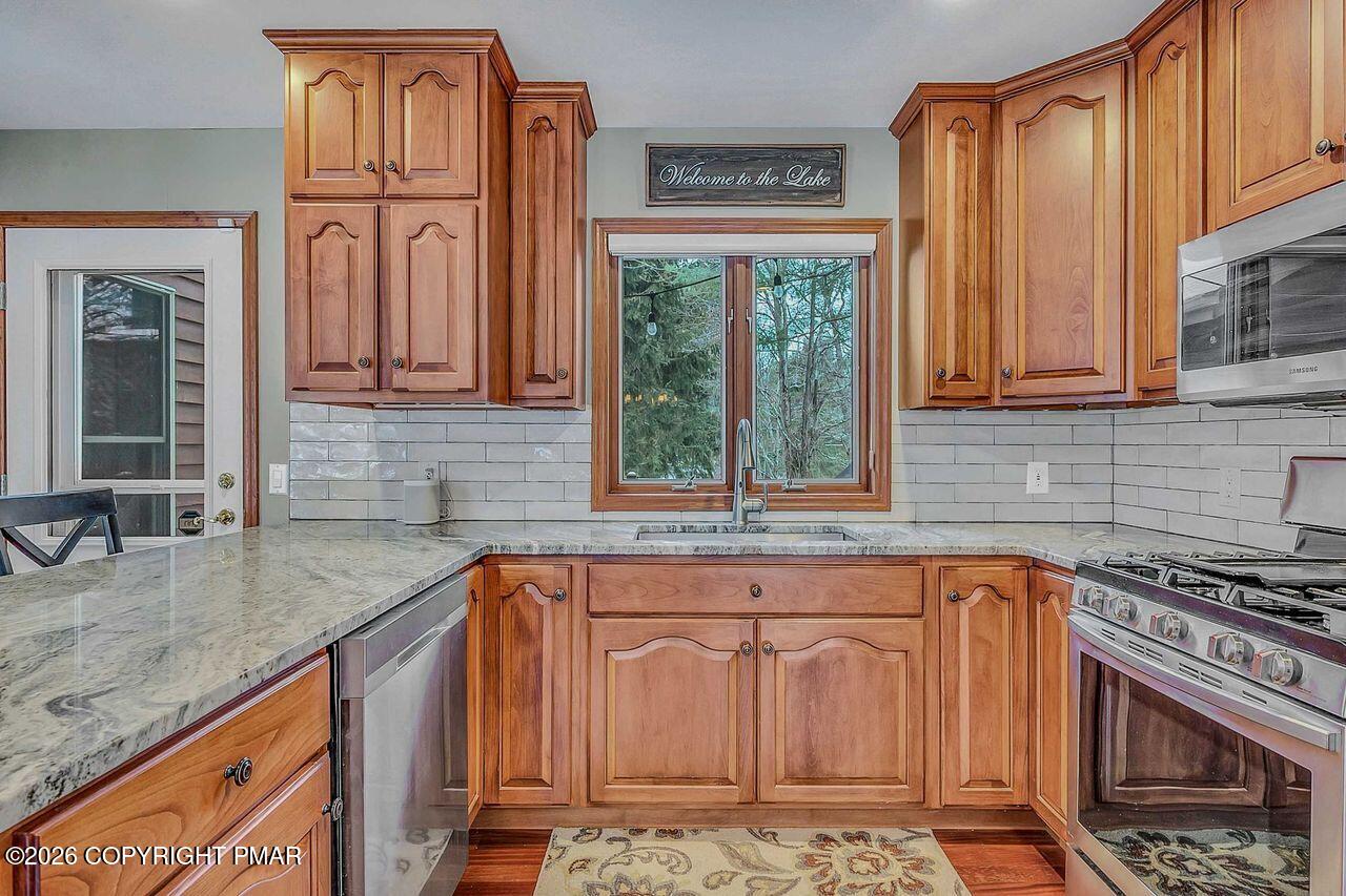 23 Kent Clarke Road Lake Harmony, PA 18624 - Photo 12 of 37 GZiQ1GEw