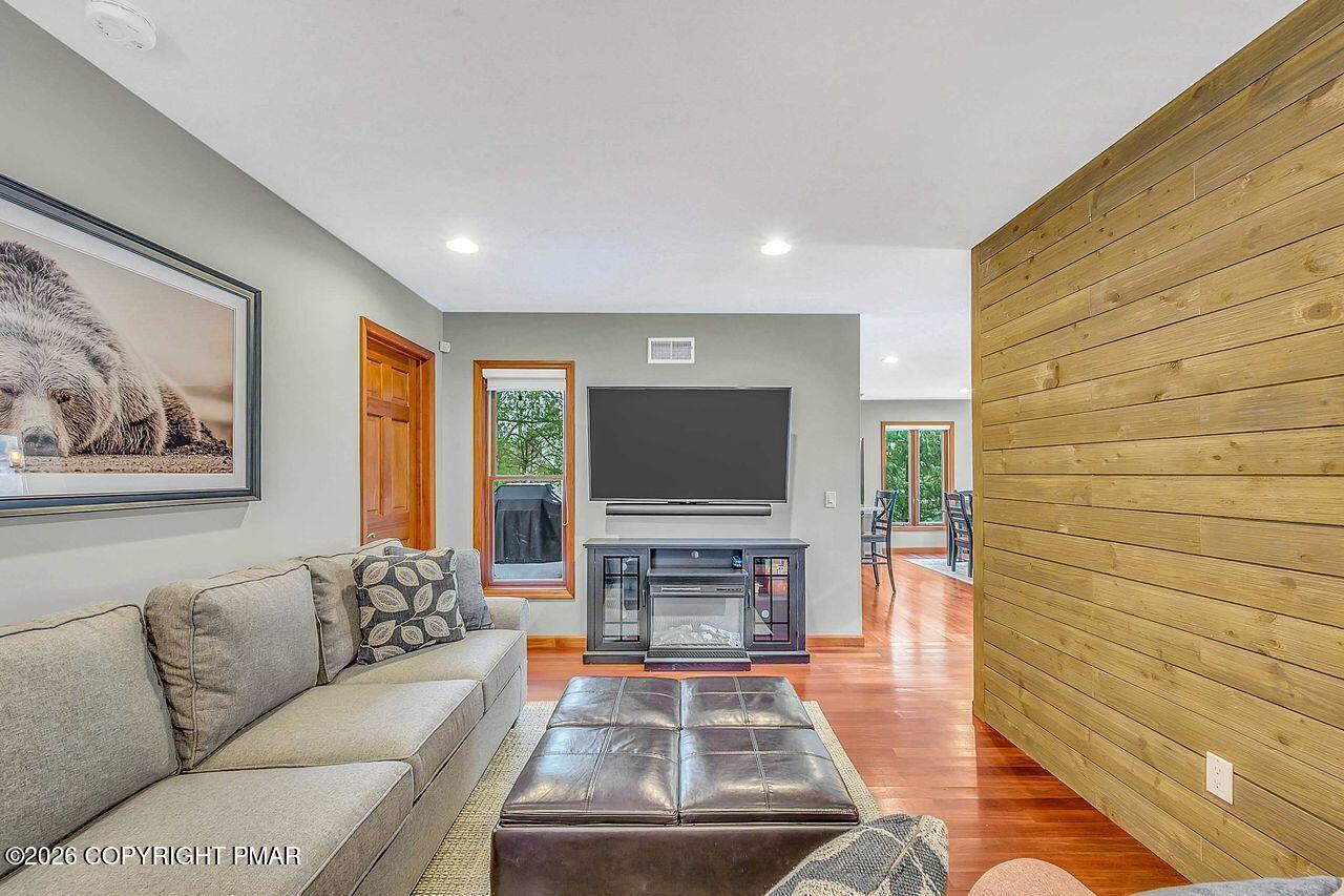 23 Kent Clarke Road Lake Harmony, PA 18624 - Photo 29 of 37 Family Room