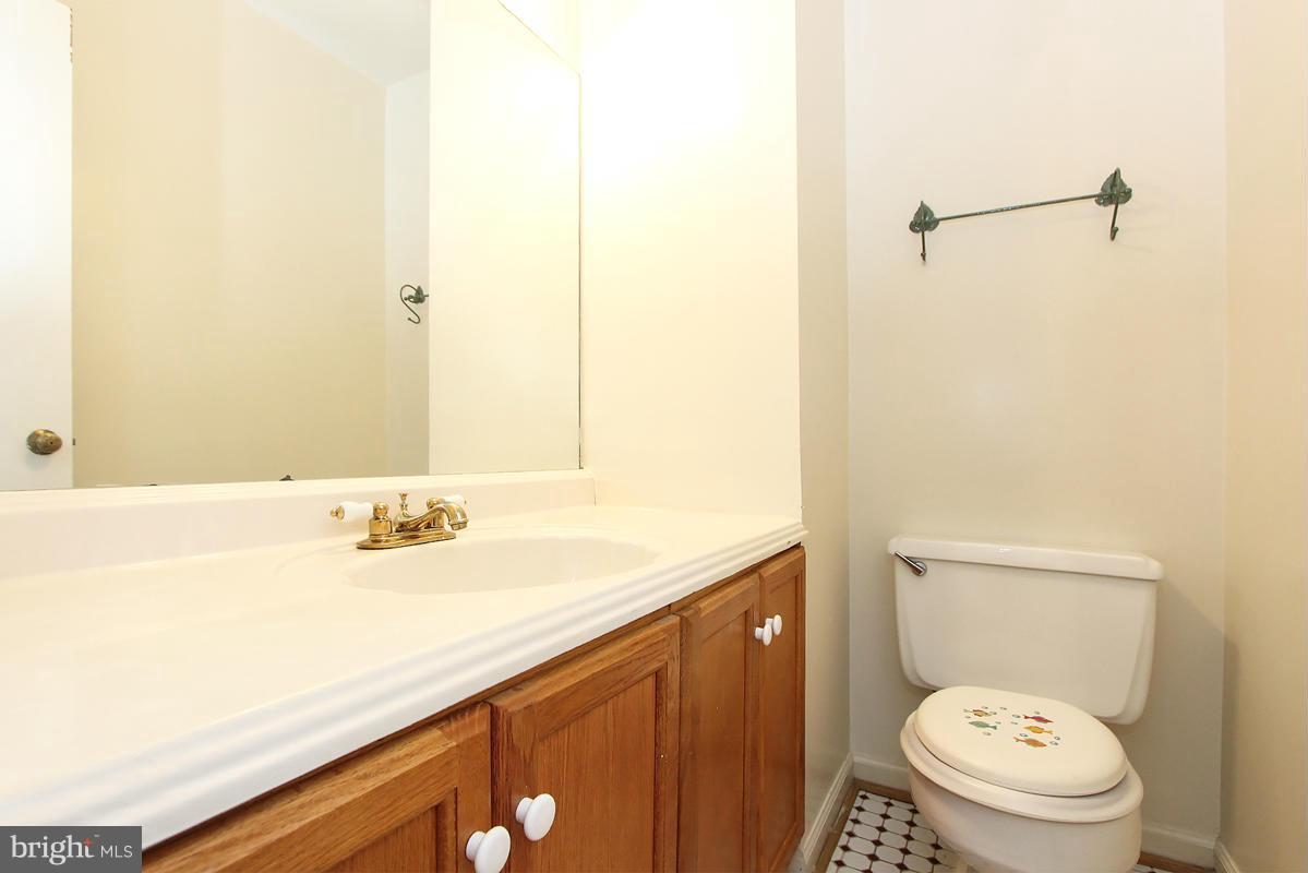 12829 Layhill Road Silver Spring, MD 20906 - Photo 14 of 29 Powder room