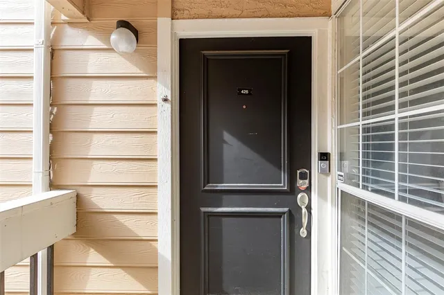 a view of walk in closet