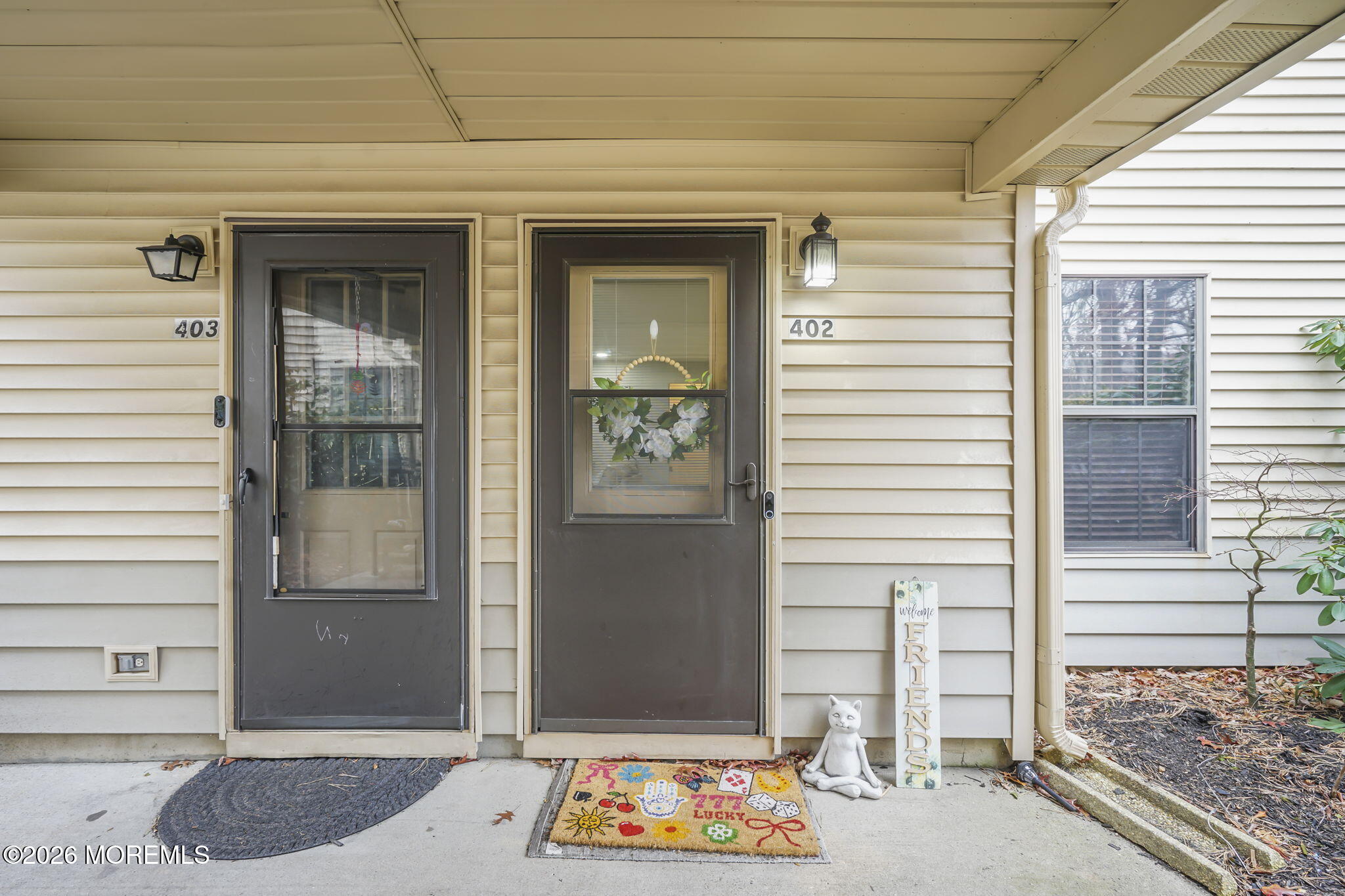 402 Daisy Court Jackson, NJ 08527 - Photo 3 of 16 a front view of a house