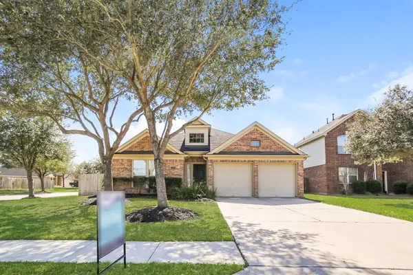 $2,120 | 2703 Facet Creek Drive, Fresno, TX 77545