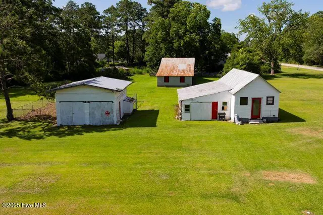 $305,000 | 1738 Highway 306, Grantsboro, NC 28529