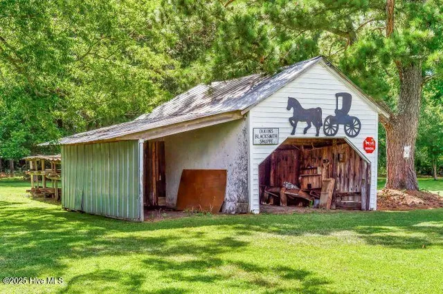 $305,000 | 1738 Highway 306, Grantsboro, NC 28529