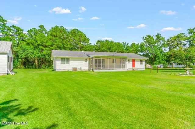 $305,000 | 1738 Highway 306, Grantsboro, NC 28529