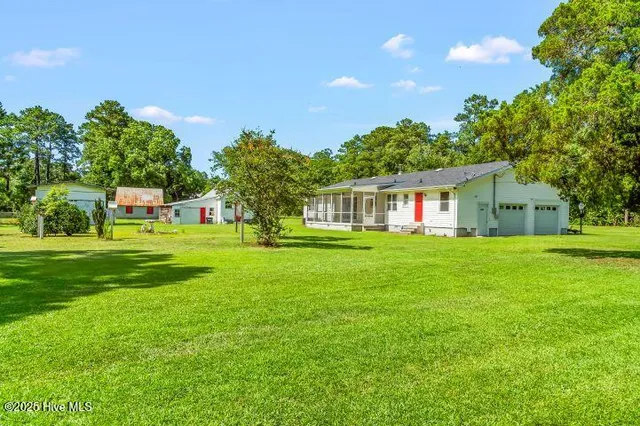 $305,000 | 1738 Highway 306, Grantsboro, NC 28529
