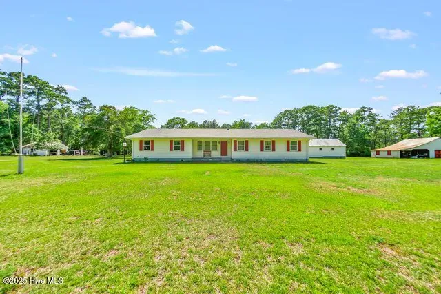 $305,000 | 1738 Highway 306, Grantsboro, NC 28529