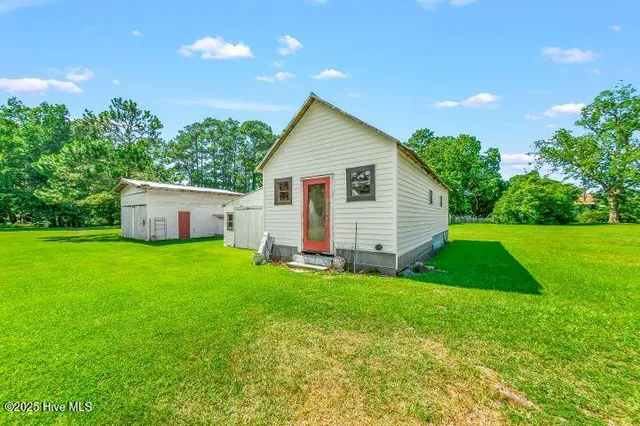 $305,000 | 1738 Highway 306, Grantsboro, NC 28529
