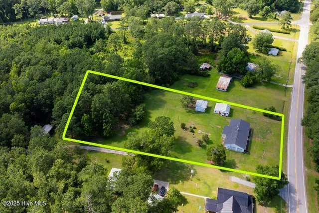 $305,000 | 1738 Highway 306, Grantsboro, NC 28529