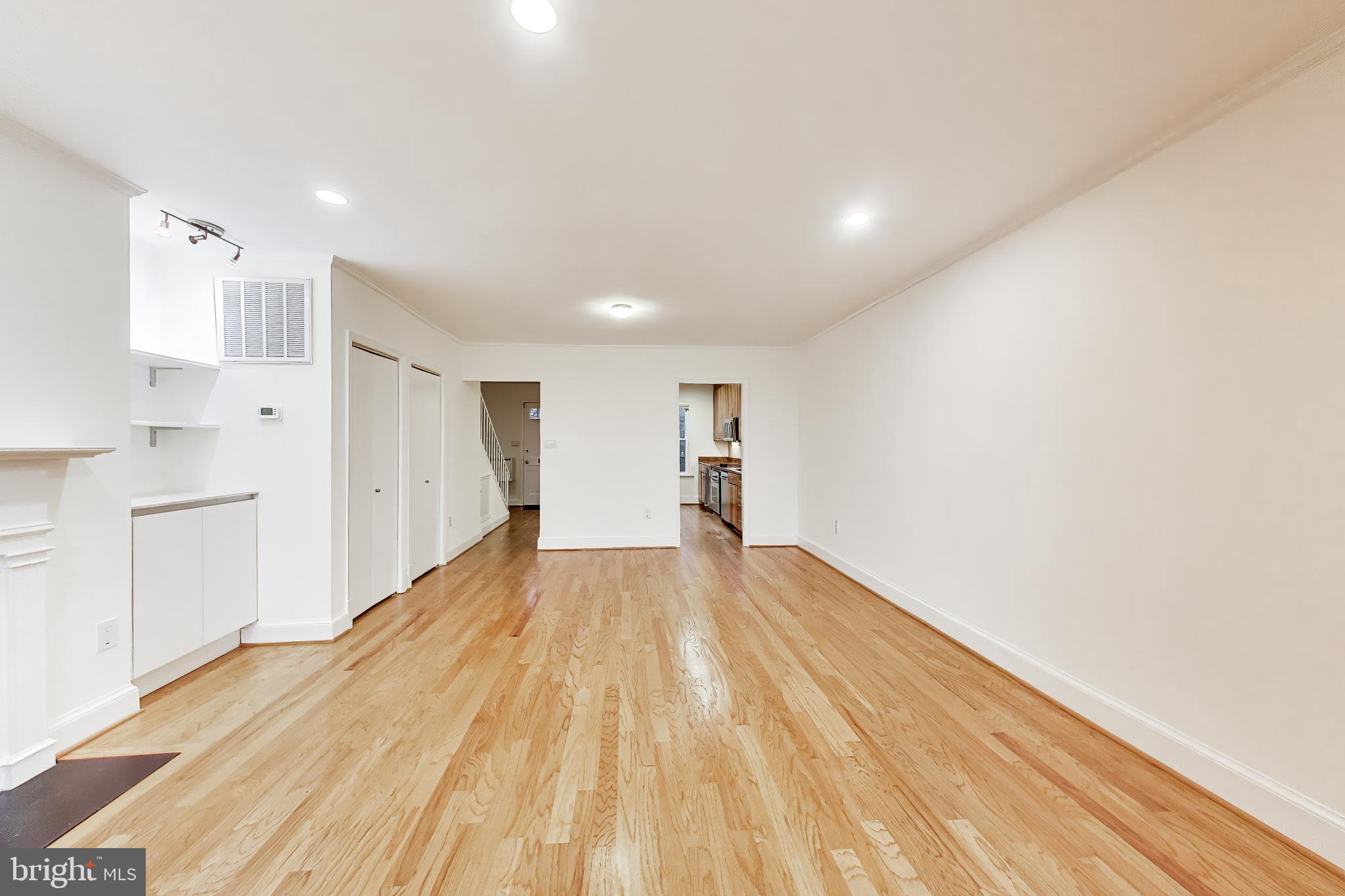 1660 Beekman Place Northwest, Unit A Washington, DC 20009 - Photo 8 of 24 Spacious, sunlit open living area.