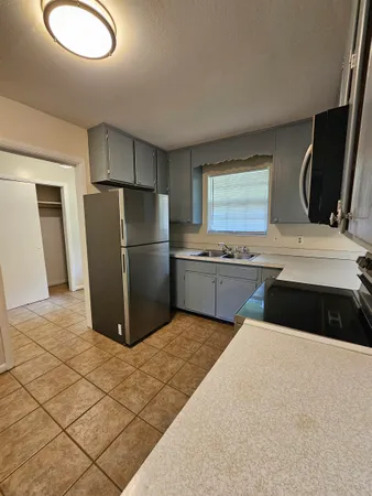 $2,000 | 550 East Bradford Road, Tallahassee, FL 32303