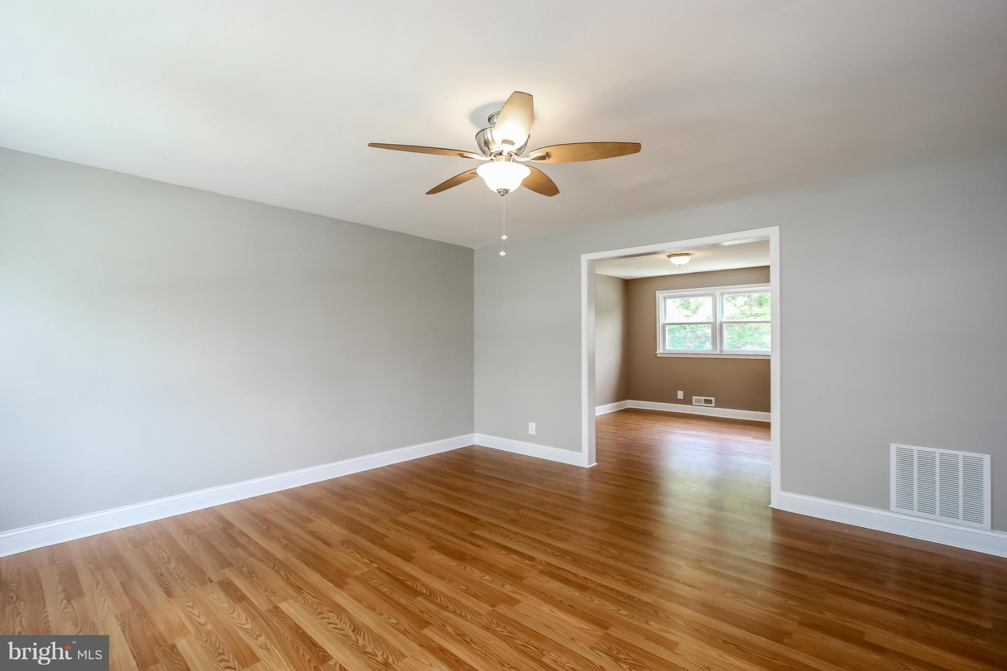 1502 Kirkwood Road Baltimore, MD 21207 - Photo 2 of 26 Living Room