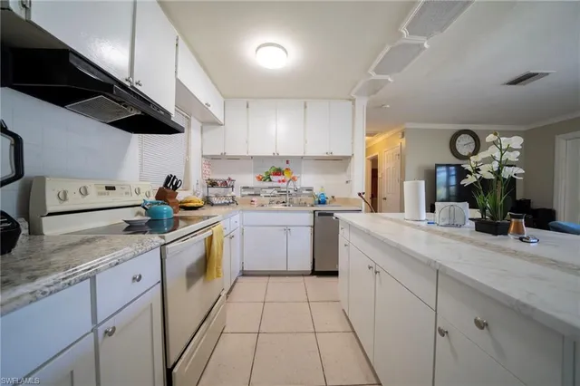 $299,900 | 1862 Moreno Avenue, Fort Myers, FL 33901