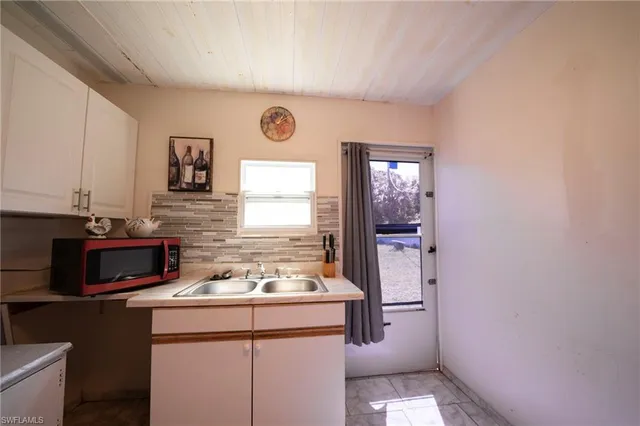 $299,900 | 1862 Moreno Avenue, Fort Myers, FL 33901